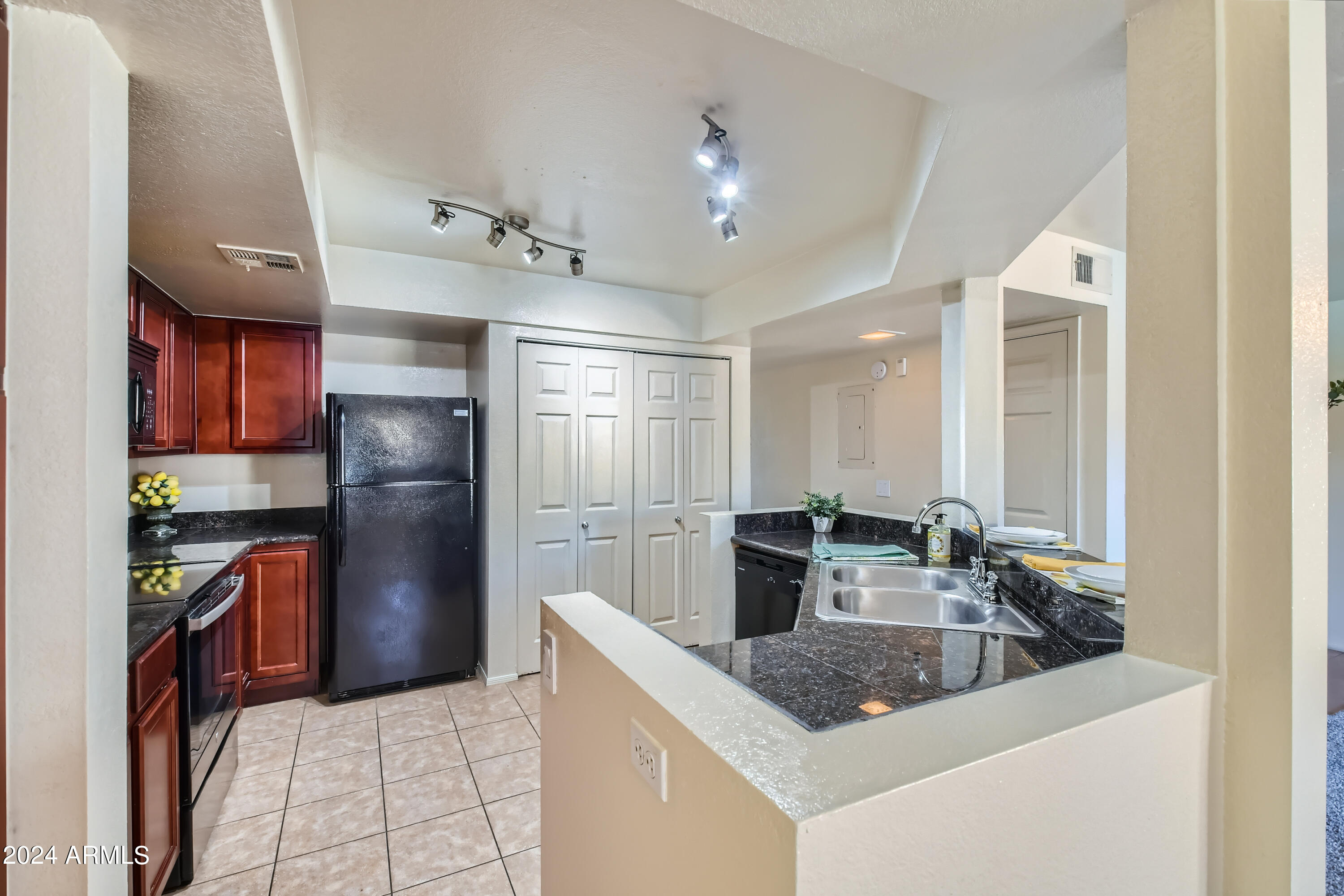 1331 West Baseline Road, Unit 227 Mesa, AZ 85202 - Photo 3 of 13 06 Kitchen