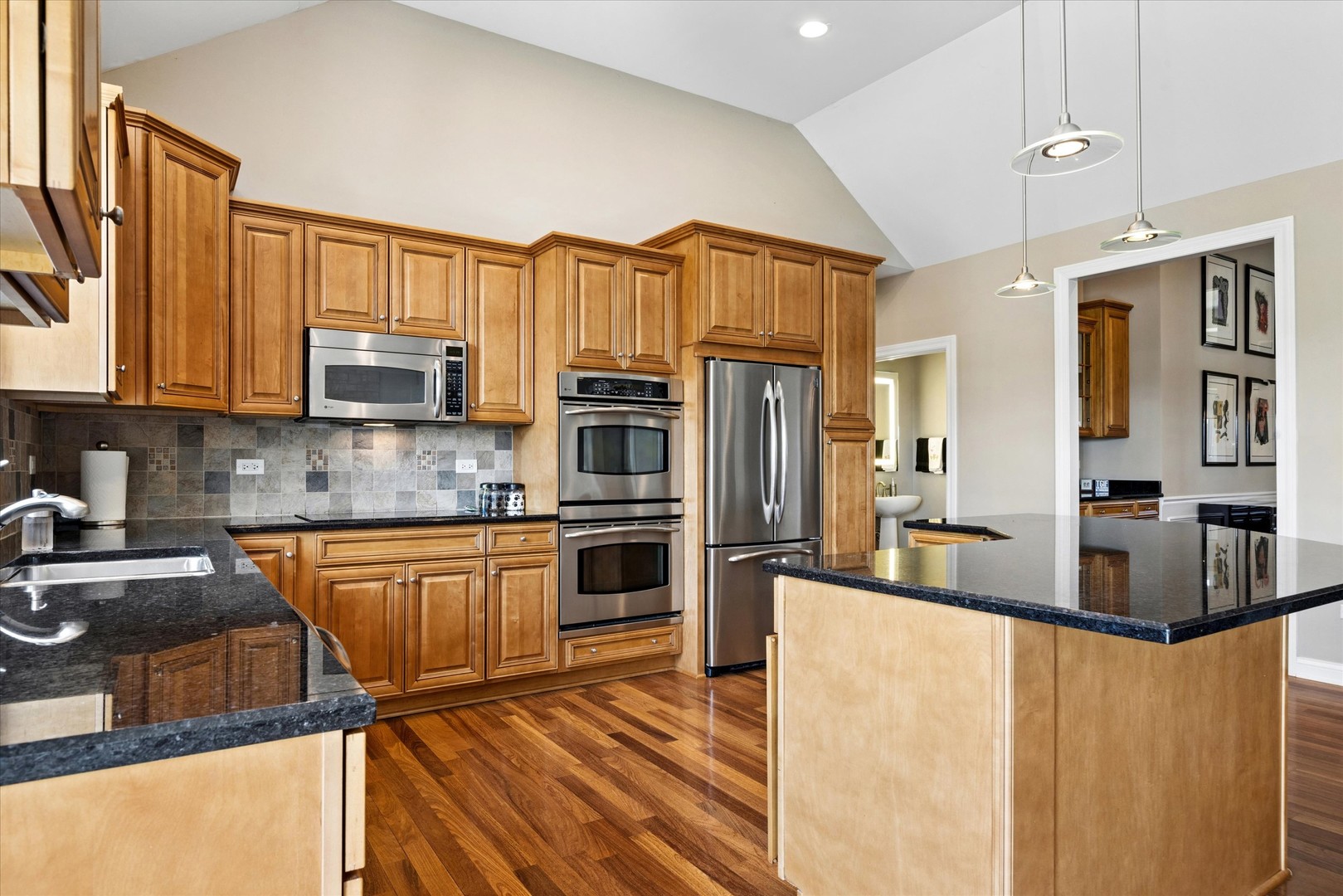 4124 Champion Road Naperville, IL 60564 - Photo 4 of 38