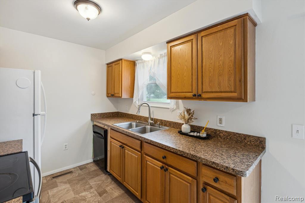 1451 Mertz Road Caro, MI 48723 - Photo 11 of 39 Gallery Image 11