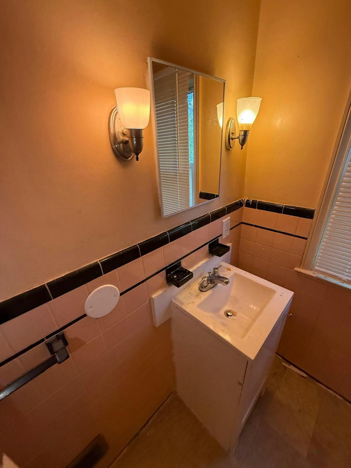 11375 Roxbury Street Detroit, MI 48224 - Photo 14 of 17 HDA5eu8z7bGZt9di8x3zlhTW2EB_6ept153BGUxb