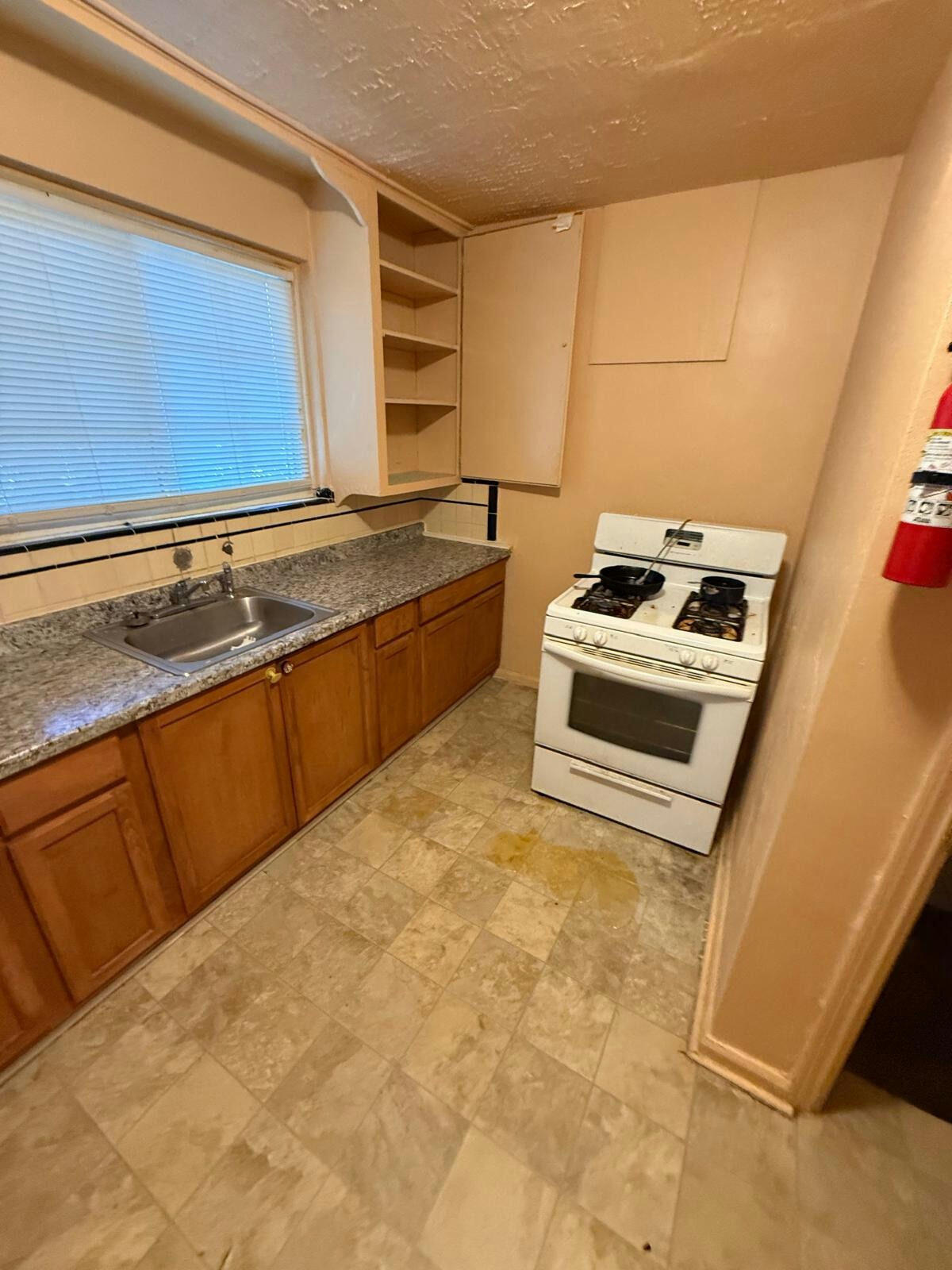 11375 Roxbury Street Detroit, MI 48224 - Photo 5 of 17 aEEf27gu5Gr5vmnNjvd-G6u7pcaJfo16Q-IV9l1e