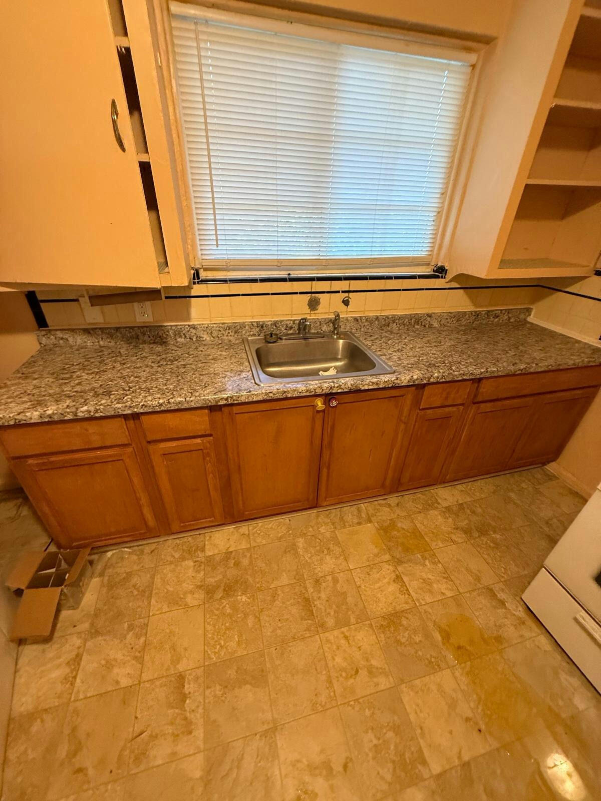 11375 Roxbury Street Detroit, MI 48224 - Photo 6 of 17 ueZL38hKxrkW9bYPpPAFb_EloeJZ52DgF666dV4G