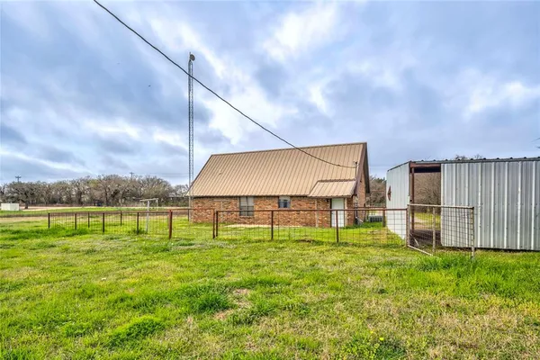 $319,900 | 1106 HCR 1414, Covington, TX 76636