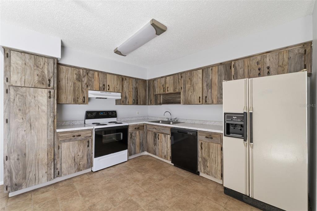 1284 London Avenue Spring Hill, FL 34606 - Photo 5 of 40