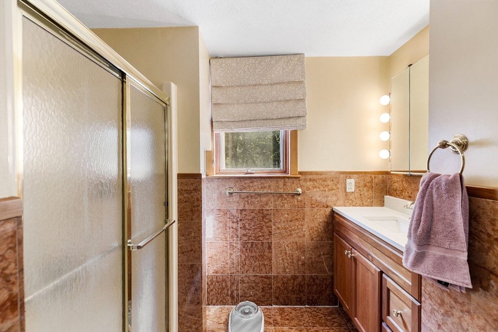 6 Maureen Road Lexington, MA 02420 - Photo 20 of 36