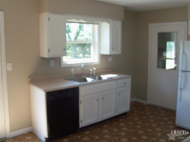 1317 Lima Road Kendallville, IN 46755 - Photo 4 of 13