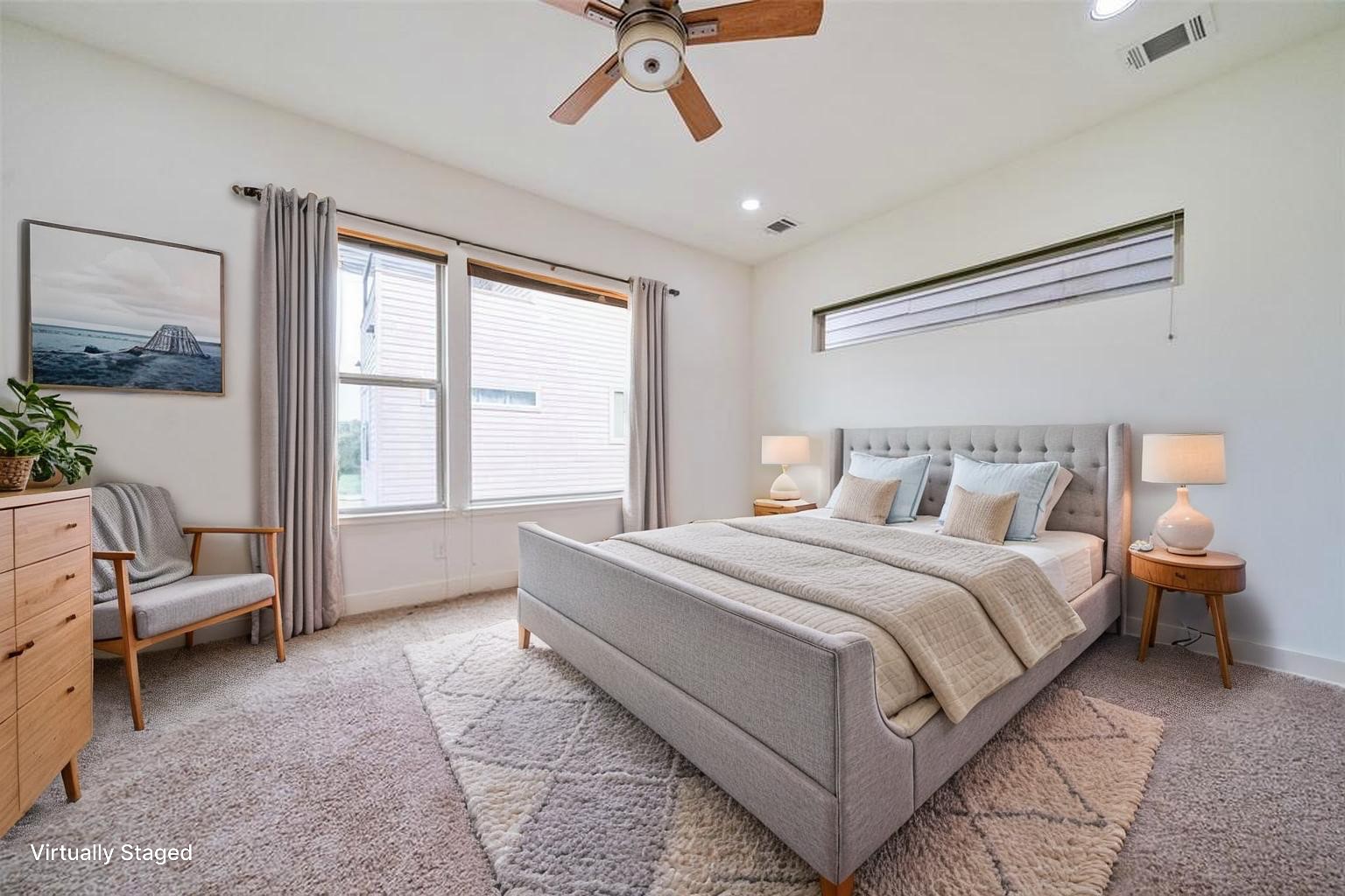 194 Harvard Street Houston, TX 77007 - Photo 20 of 43 a bedroom with a large bed and a window