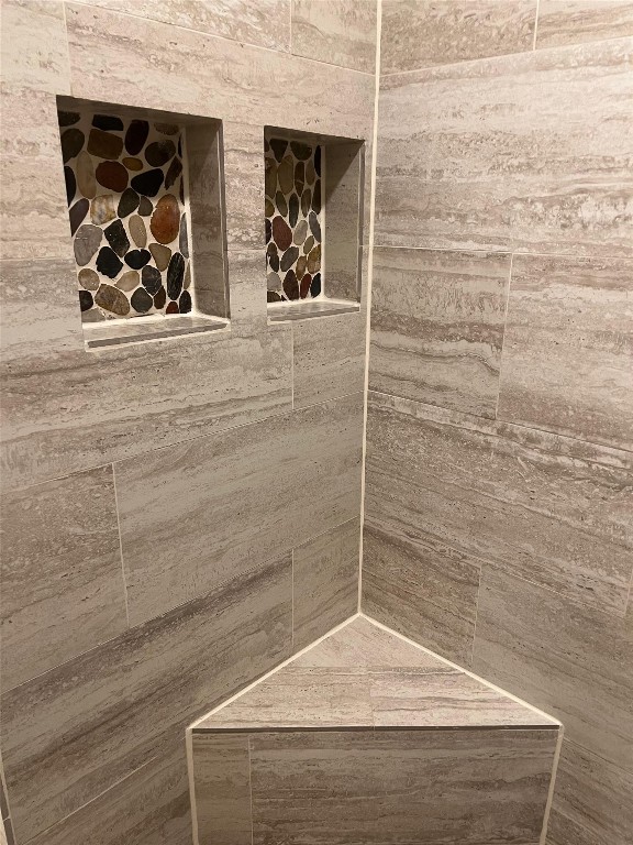 194 Harvard Street Houston, TX 77007 - Photo 29 of 43 Corner bench and built in Shelves for Hair products and Soap