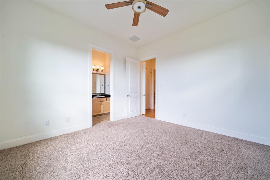 194 Harvard Street Houston, TX 77007 - Photo 35 of 43 a view of empty room with wooden floor