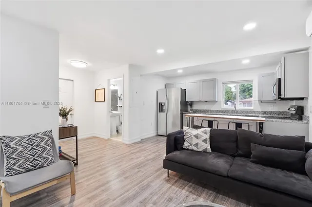 $2,550 | 1850 Northwest 92nd Street, Unit B, Miami, FL 33147