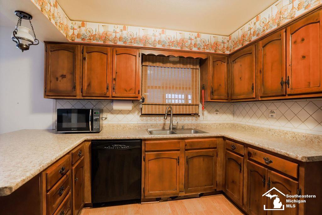 8466 Secor Road Lambertville, MI 48144 - Photo 16 of 36 Gallery Image 16