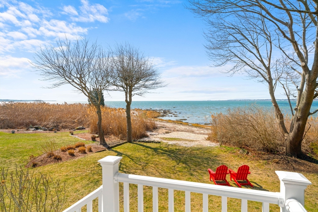 15 Bayview Avenue Fairhaven, MA 02719 - Photo 2 of 21