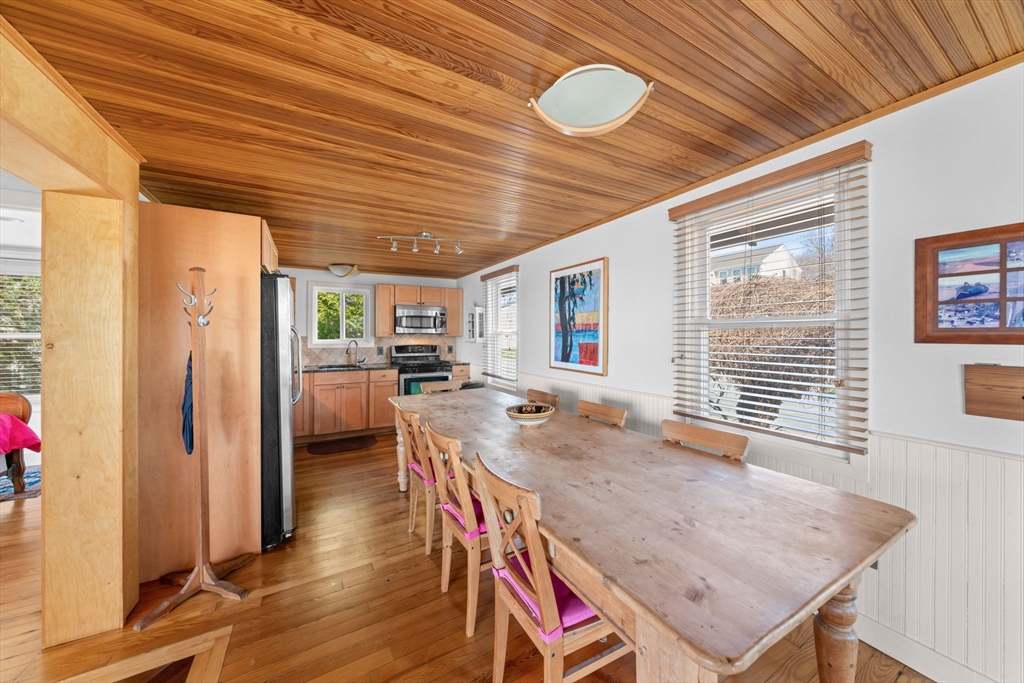 15 Bayview Avenue Fairhaven, MA 02719 - Photo 9 of 21