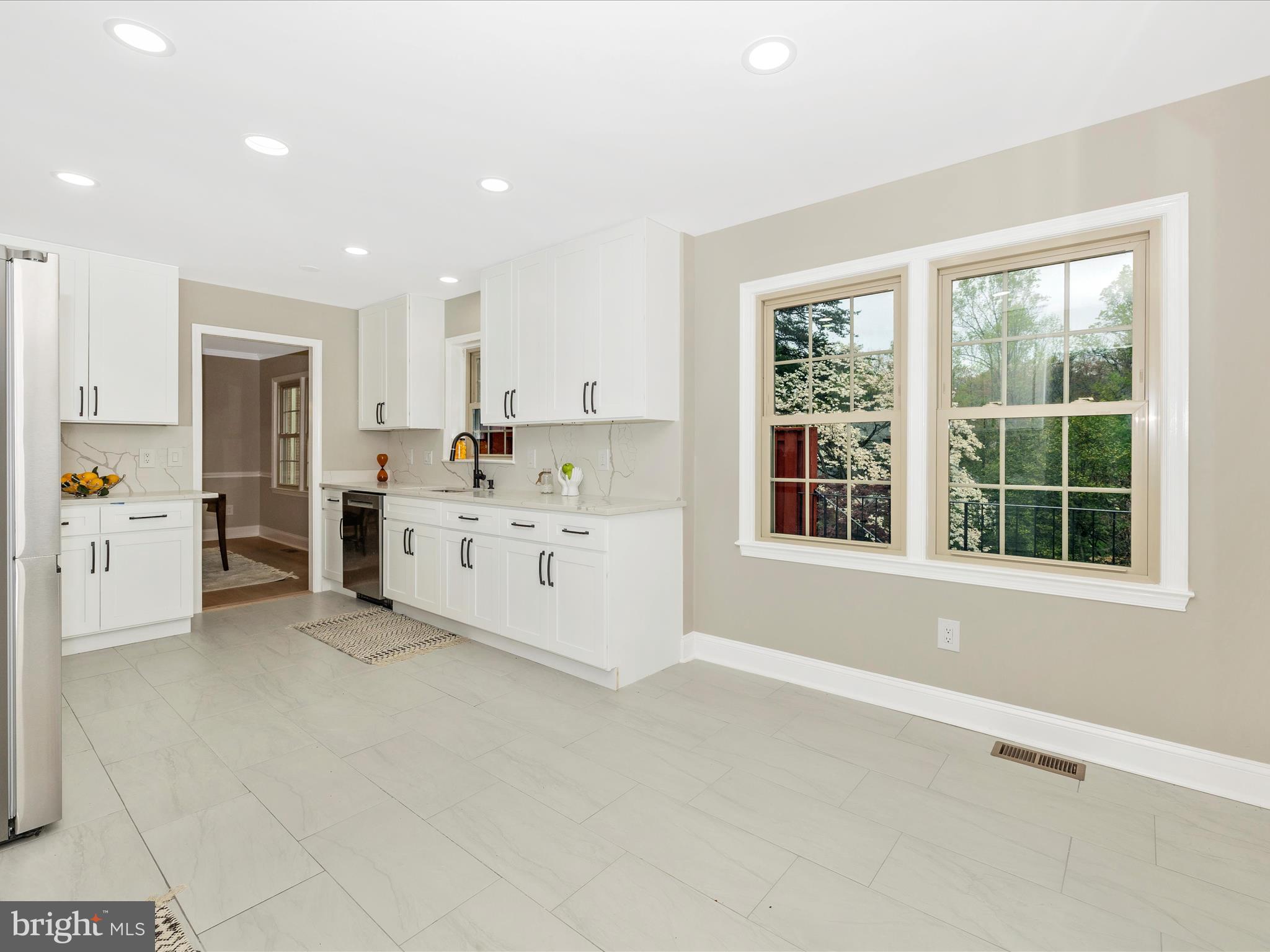 9317 Reach Road Potomac, MD 20854 - Photo 13 of 59 Kitchen