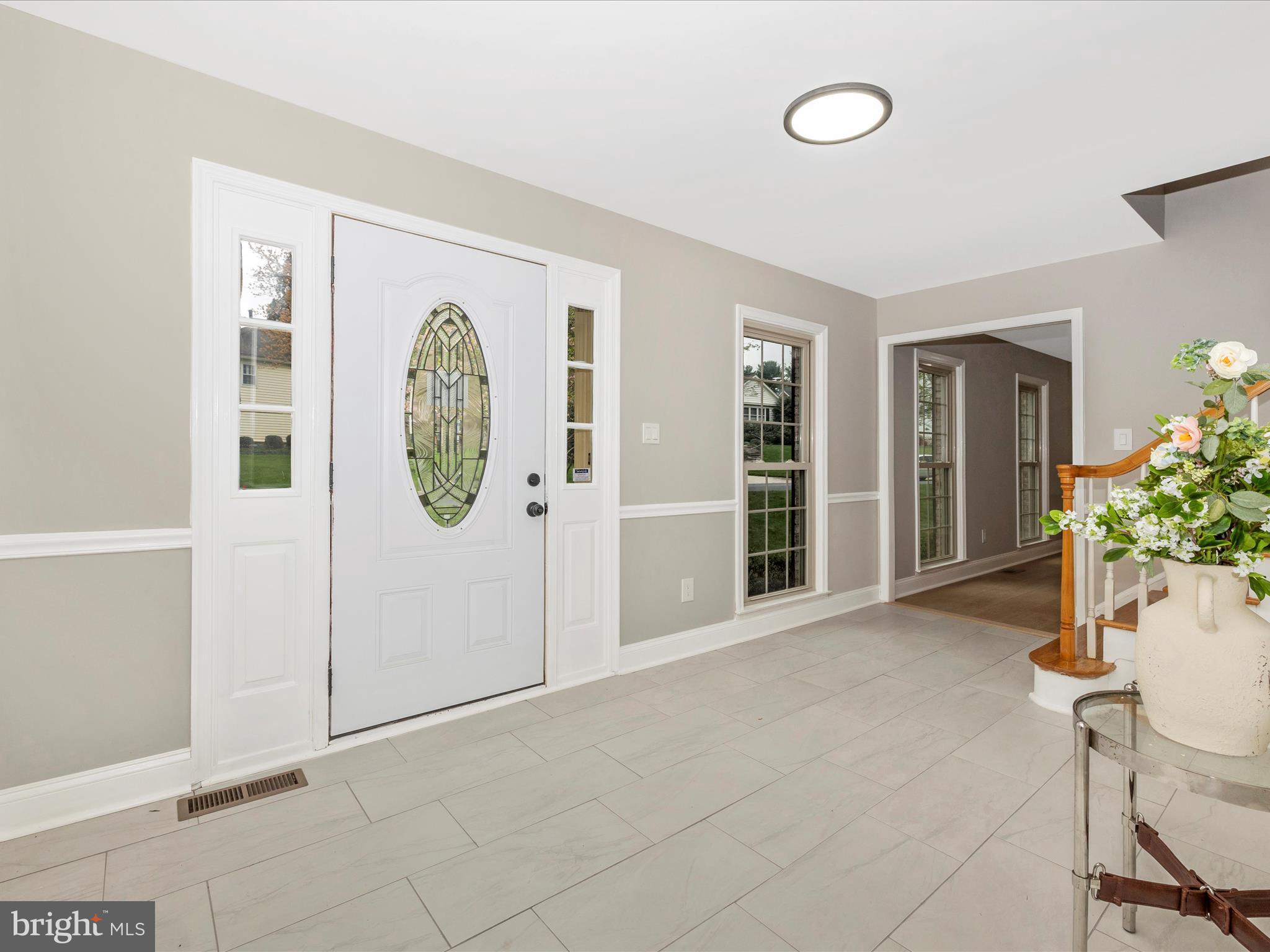 9317 Reach Road Potomac, MD 20854 - Photo 3 of 59 Foyer