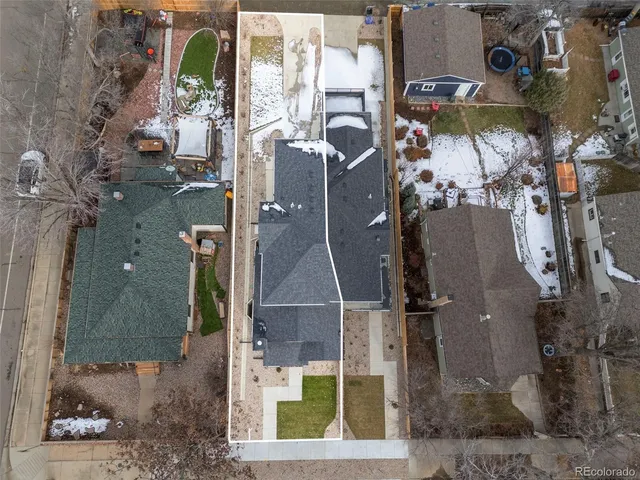 a picture of a building with many windows