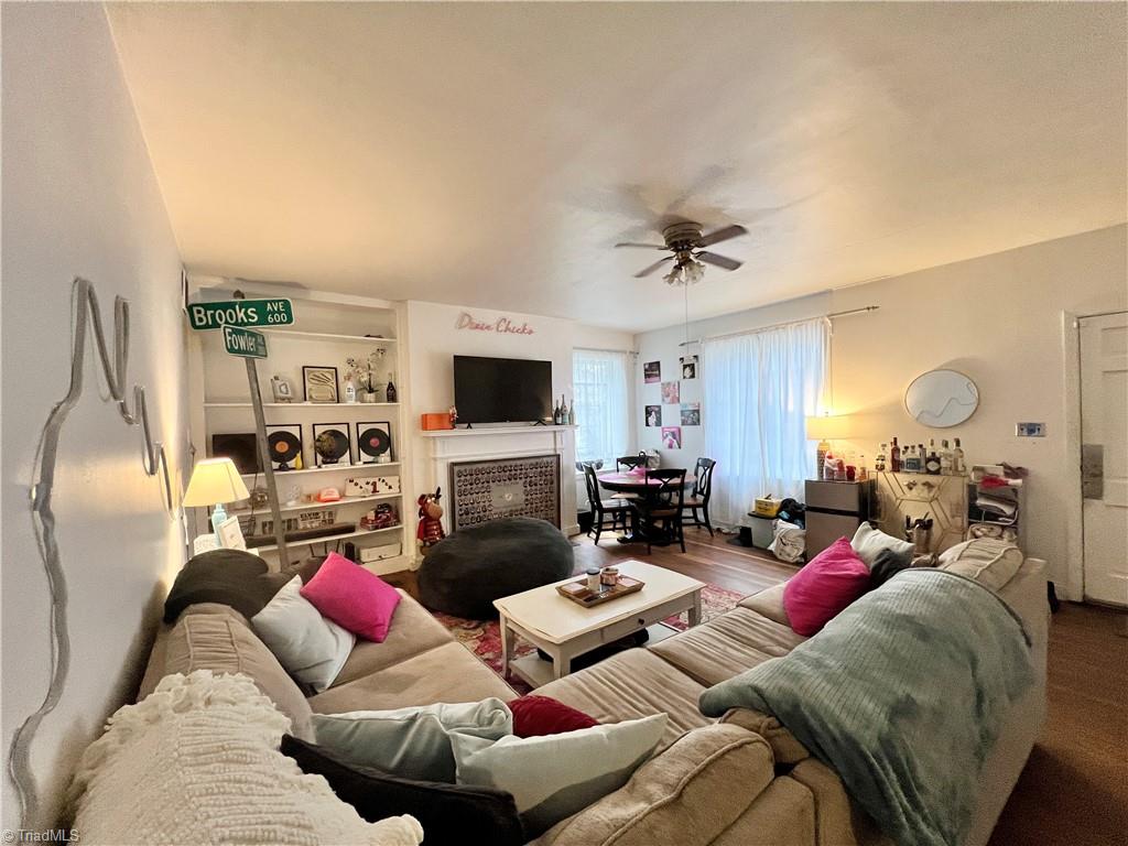 412 Dixie Trail Raleigh, NC 27607 - Photo 3 of 26