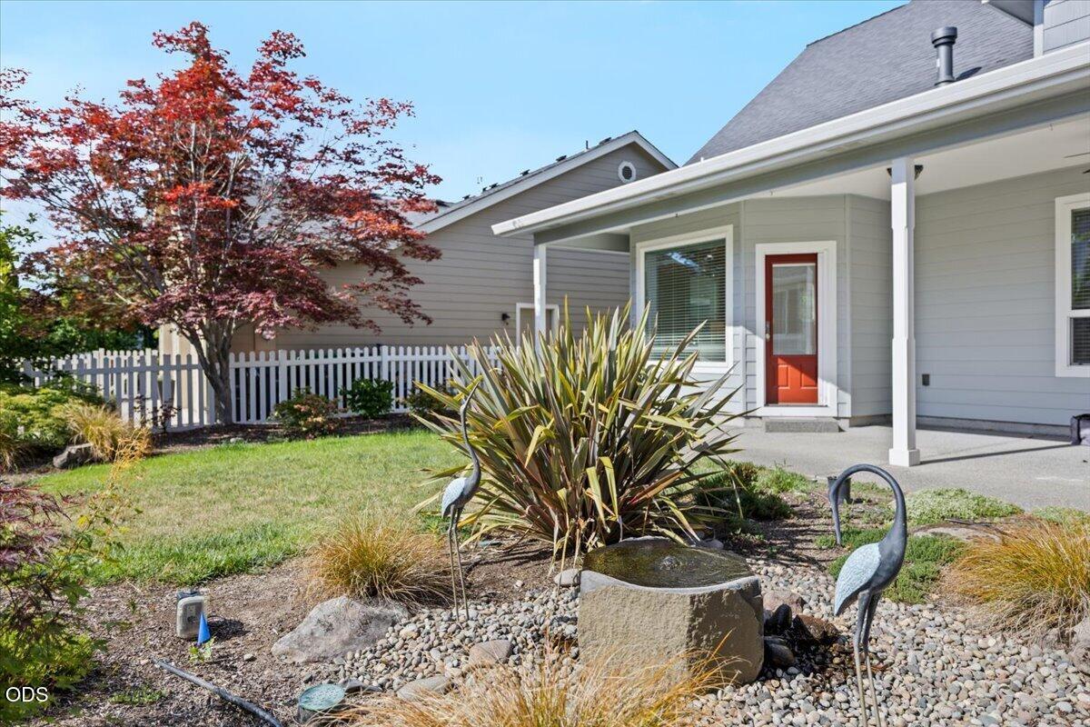 928 Buck Point Street Central Point, OR 97502 - Photo 41 of 43