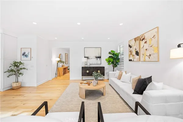 $2,390,000 | 230 Shelbourne, Irvine, CA 92620