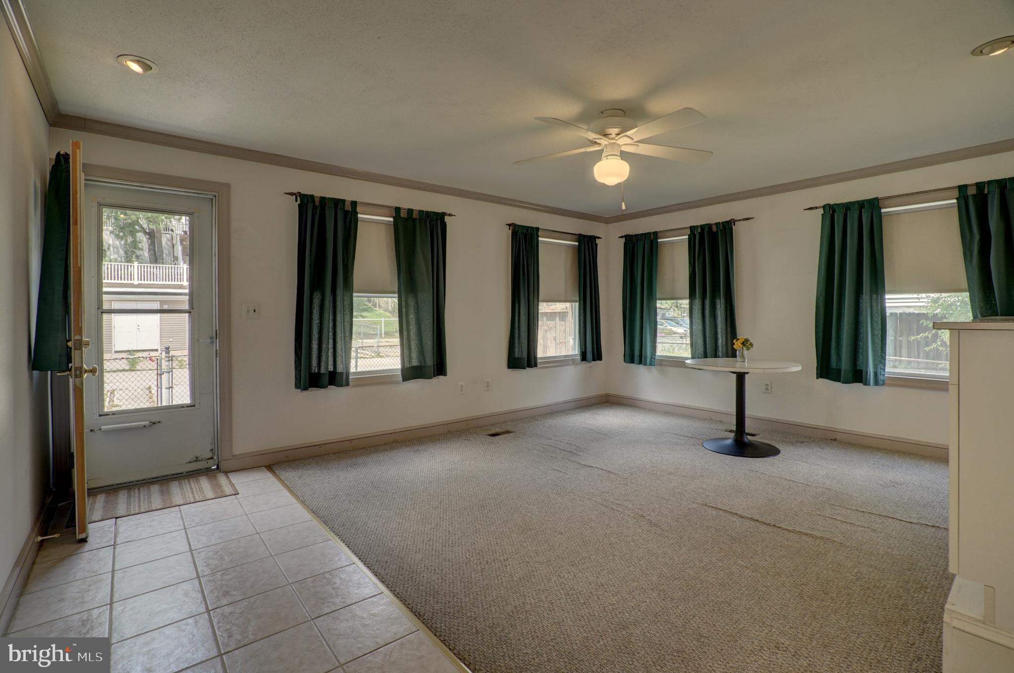 922 Grovehill Road Baltimore, MD 21227 - Photo 8 of 26