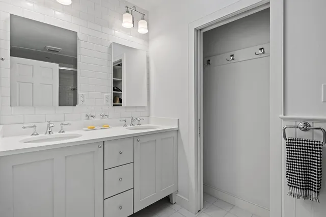 $1,625,000 | 16 Miller Lane, East Hampton, NY 11937