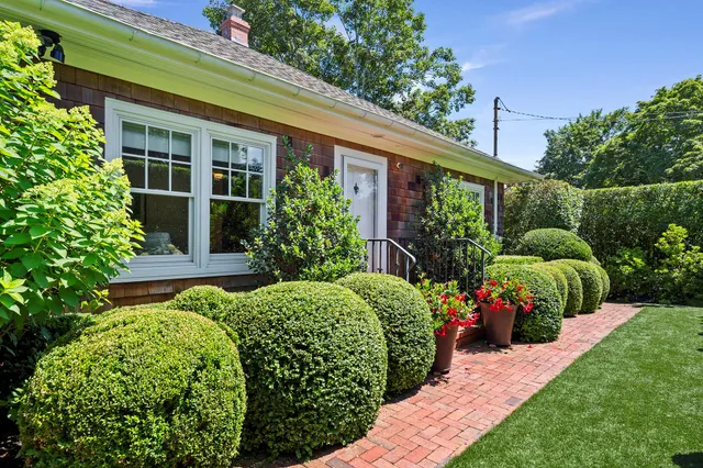 $1,625,000 | 16 Miller Lane, East Hampton, NY 11937