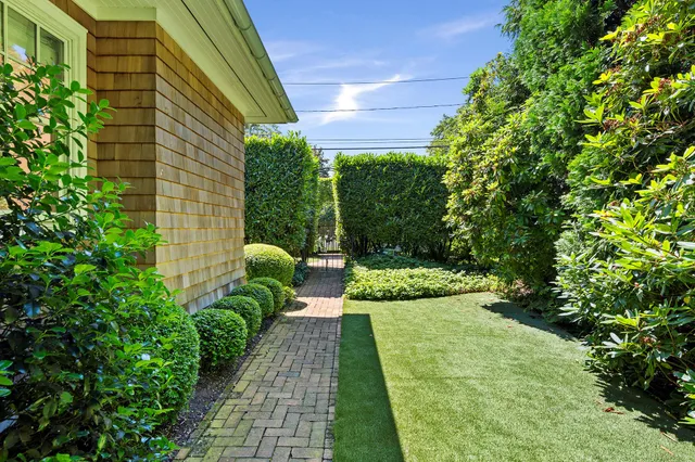 $1,625,000 | 16 Miller Lane, East Hampton, NY 11937