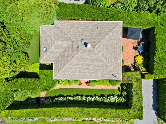 $1,625,000 | 16 Miller Lane, East Hampton, NY 11937