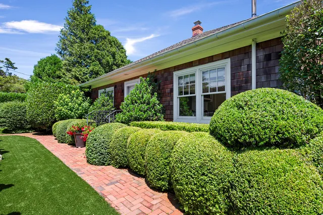 $1,625,000 | 16 Miller Lane, East Hampton, NY 11937