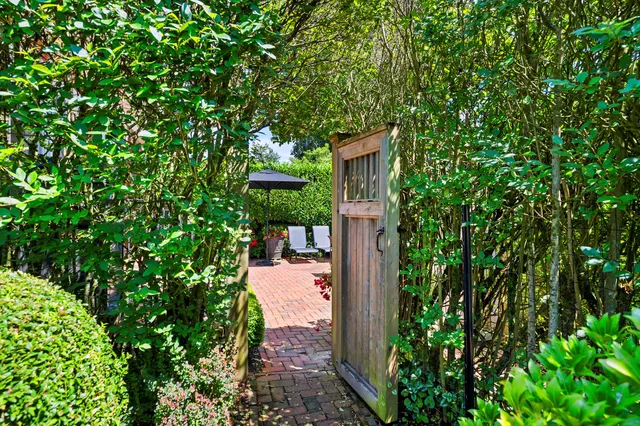 $1,625,000 | 16 Miller Lane, East Hampton, NY 11937