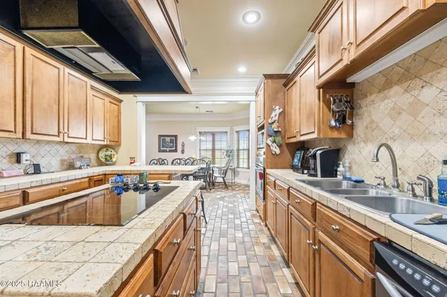 $750,000 | 6114 East Whitney Street, Crowley, LA 70526