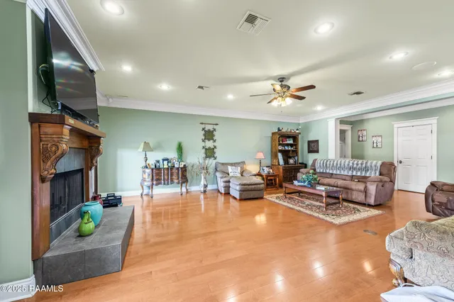 $750,000 | 6114 East Whitney Street, Crowley, LA 70526