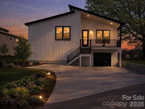$597,999 | 27 Klimovych Road, Hendersonville, NC 28792