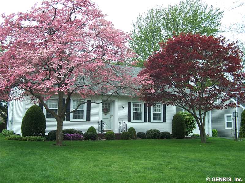 35 Northgate Road Greece, NY 14616 - Photo 1 of 1 Exterior Front.