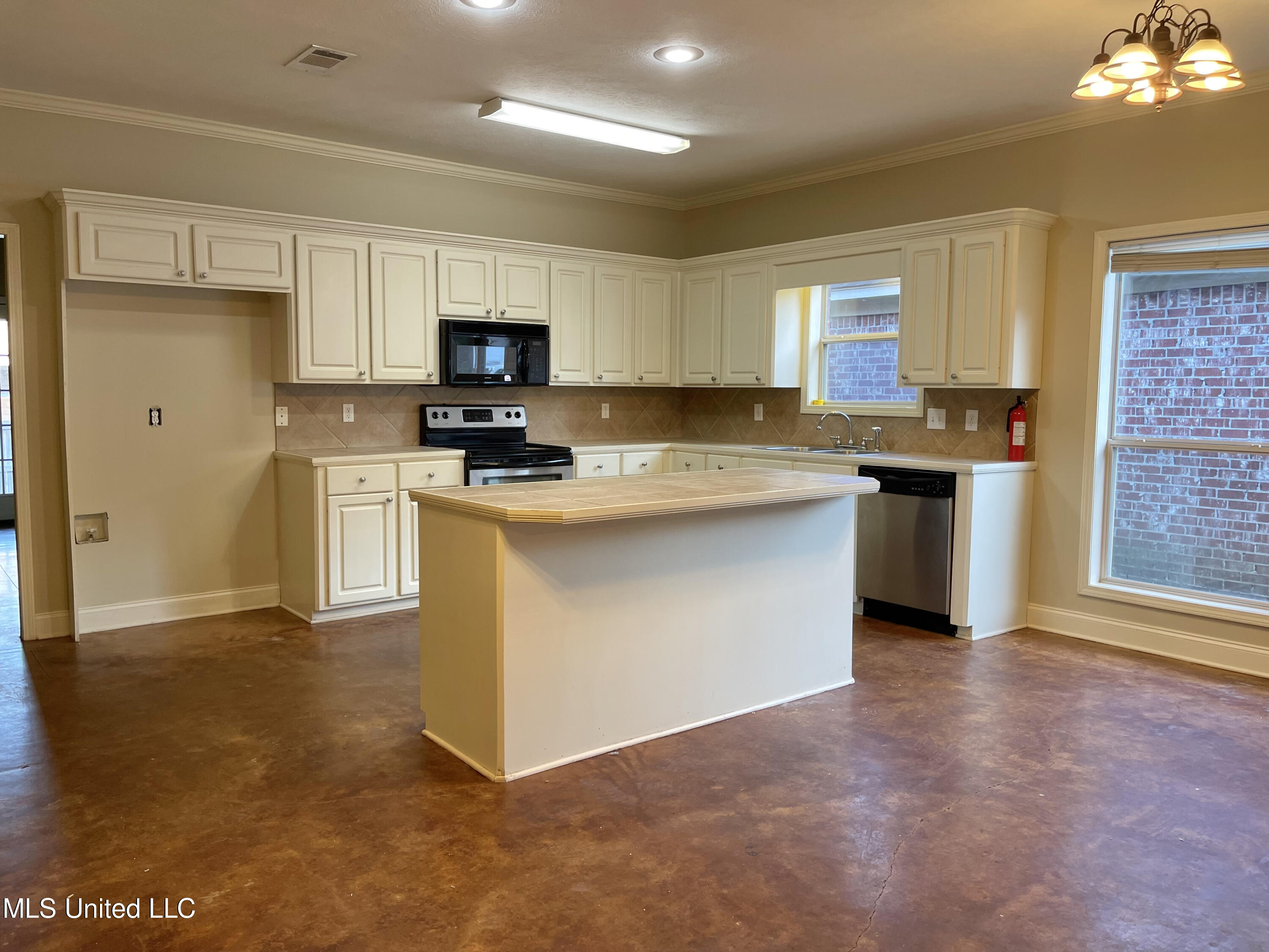 644 Westhill Road Brandon, MS 39042 - Photo 9 of 26 9