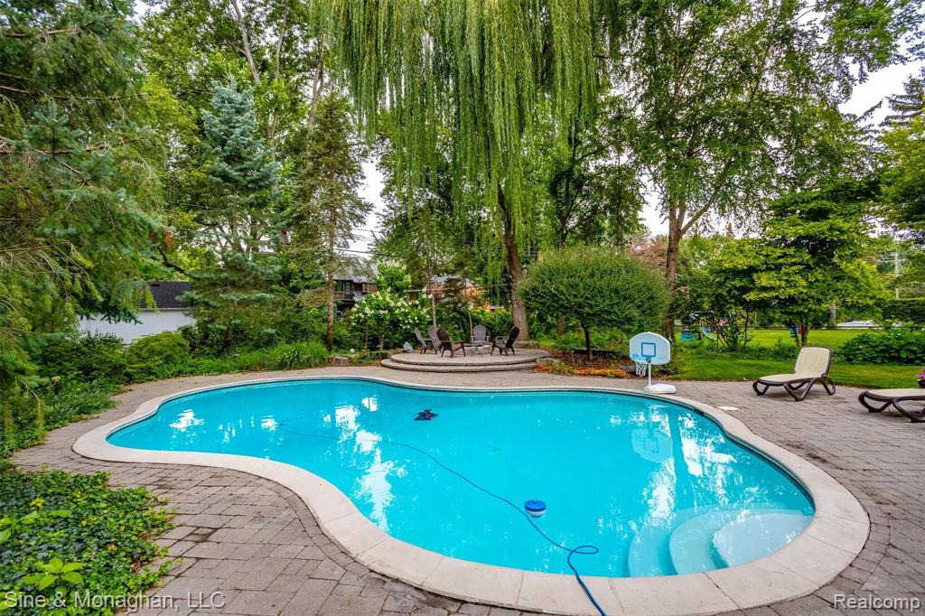 653 Middlesex Road Grosse Pointe Park, MI 48230 - Photo 4 of 54