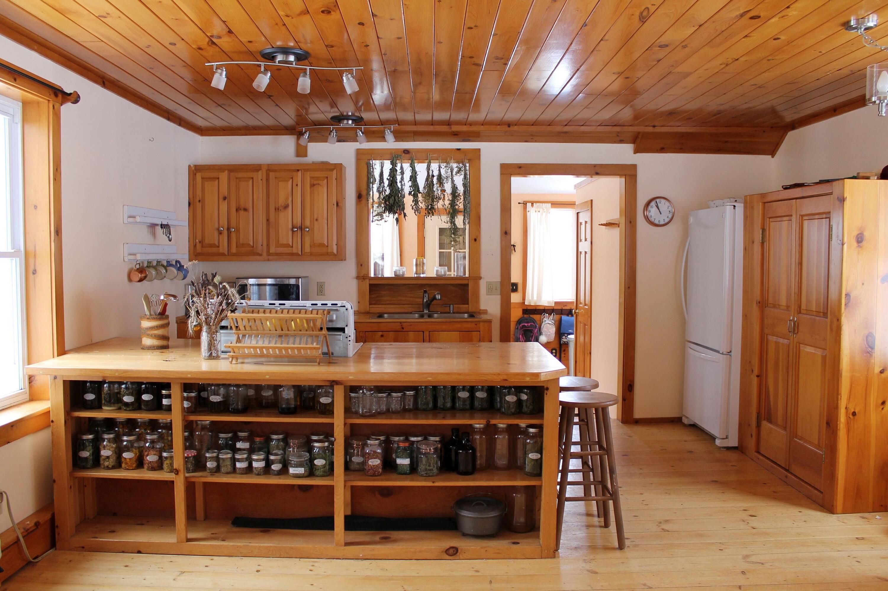 582 North Searsport Road Frankfort, ME 04438 - Photo 5 of 28 Kitchen