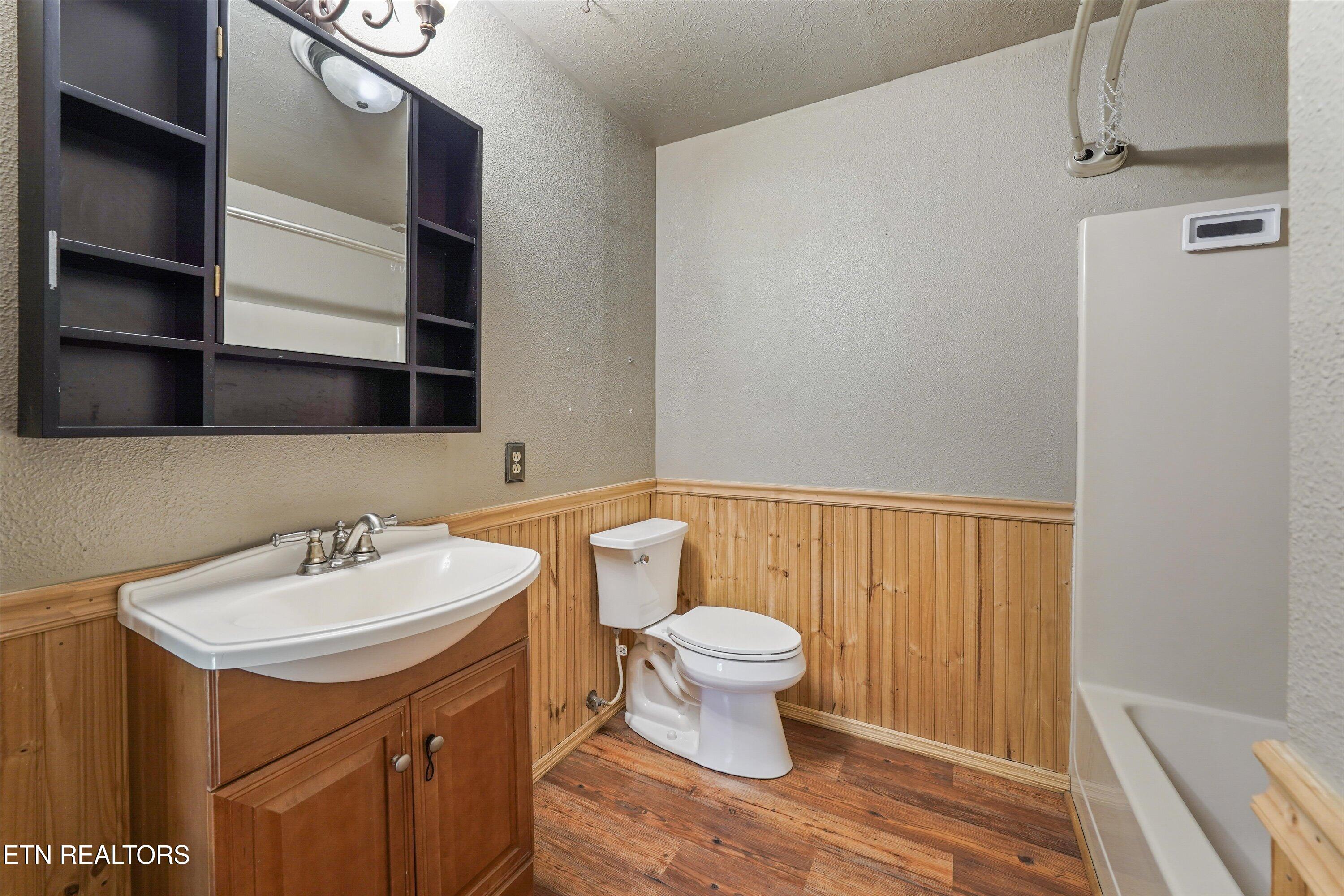 250 Ollis Road Oliver Springs, TN 37840 - Photo 25 of 47 Bathroom 2