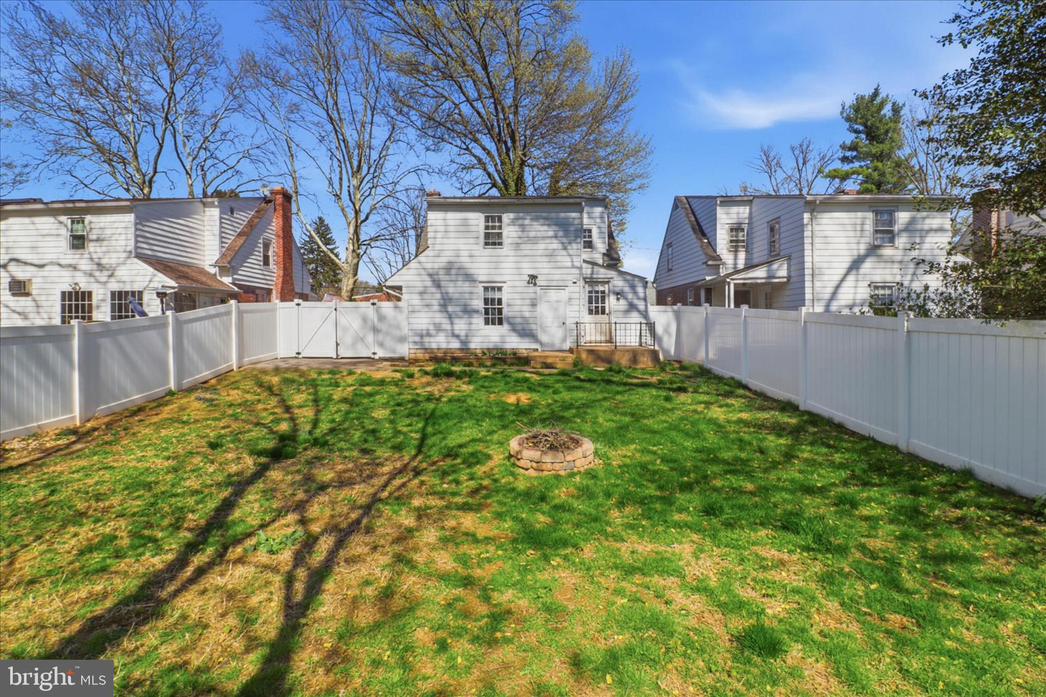 523 Pleasure Road Lancaster, PA 17601 - Photo 20 of 24 a view of yard with large tree and wooden fence