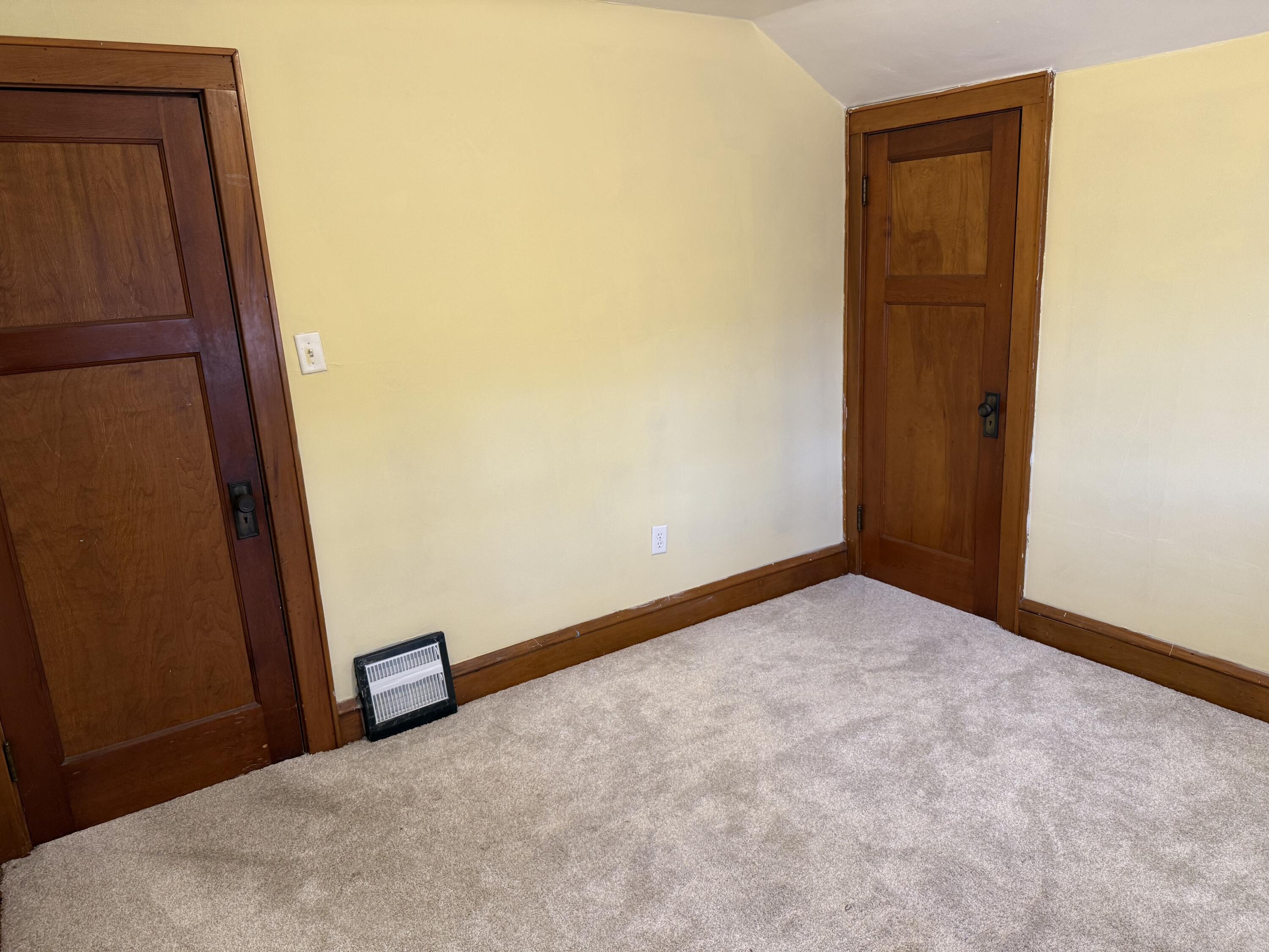 1350 North 55th Street Milwaukee, WI 53208 - Photo 22 of 39 Upper BR