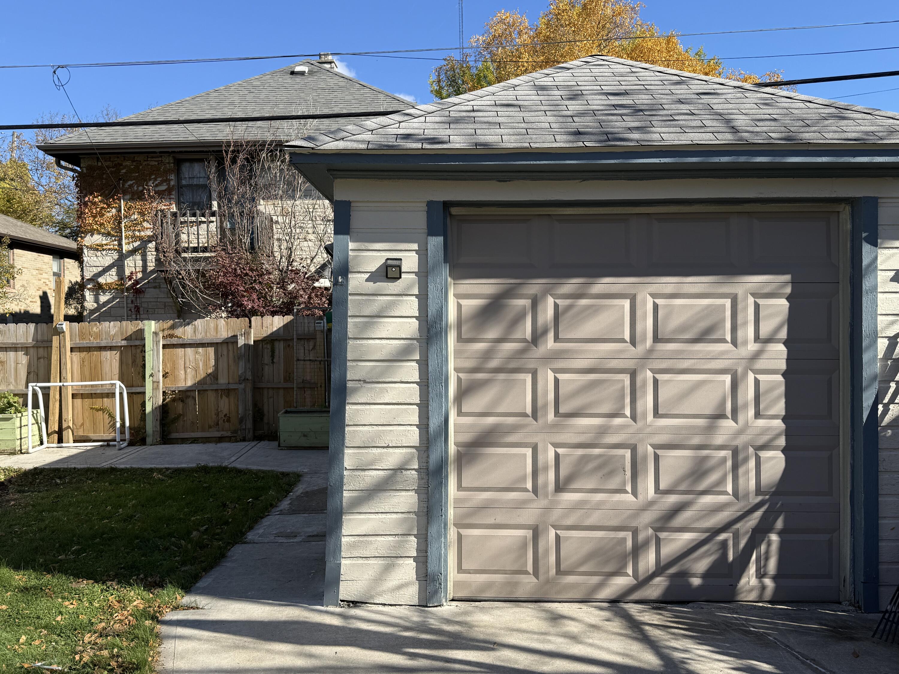 1350 North 55th Street Milwaukee, WI 53208 - Photo 30 of 39 Garage