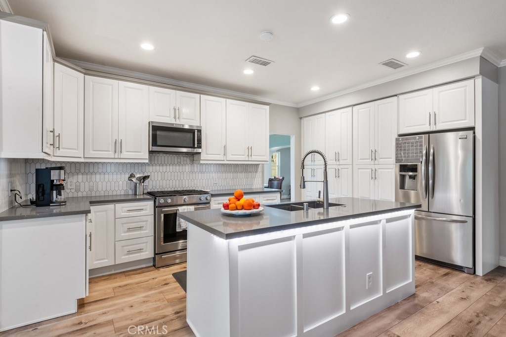 1243 Liverpool Court San Dimas, CA 91773 - Photo 15 of 50