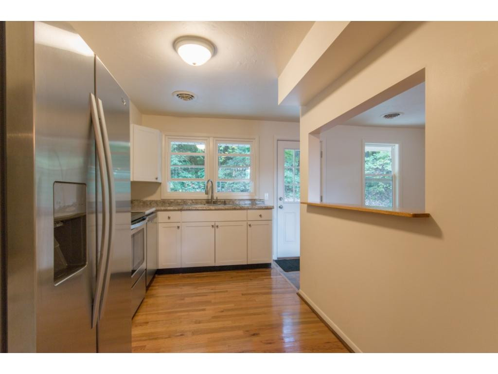417 Wyandotte Road Bristol, VA 24201 - Photo 3 of 19 Photo 3