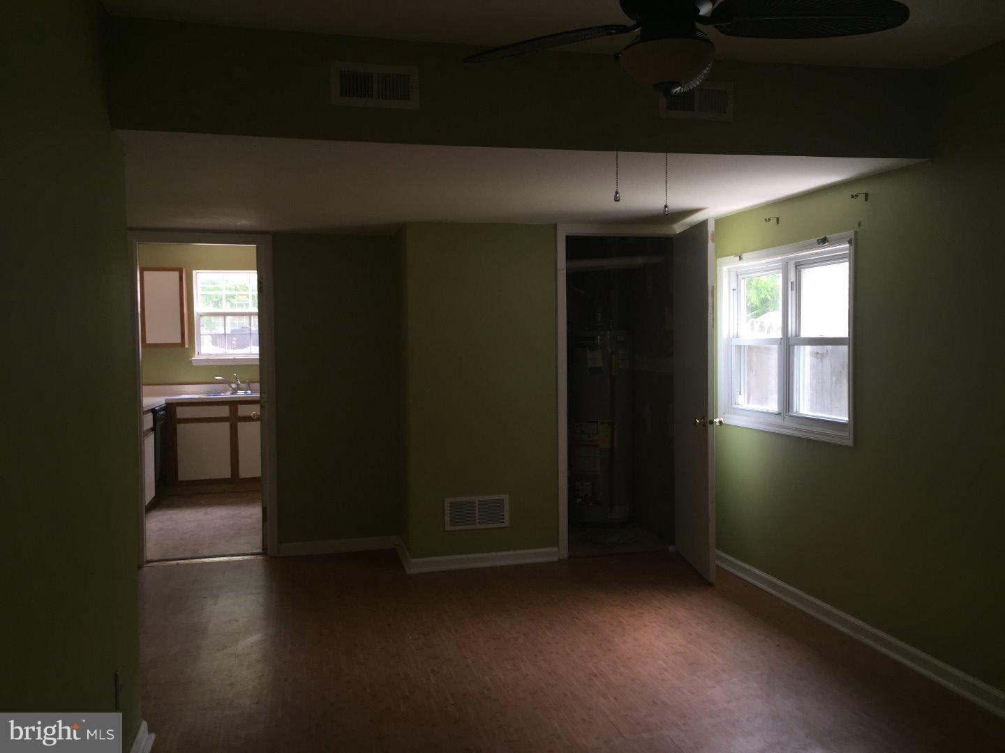 170 Crossing Way Lindenwold, NJ 08021 - Photo 3 of 10 Gallery Image 3