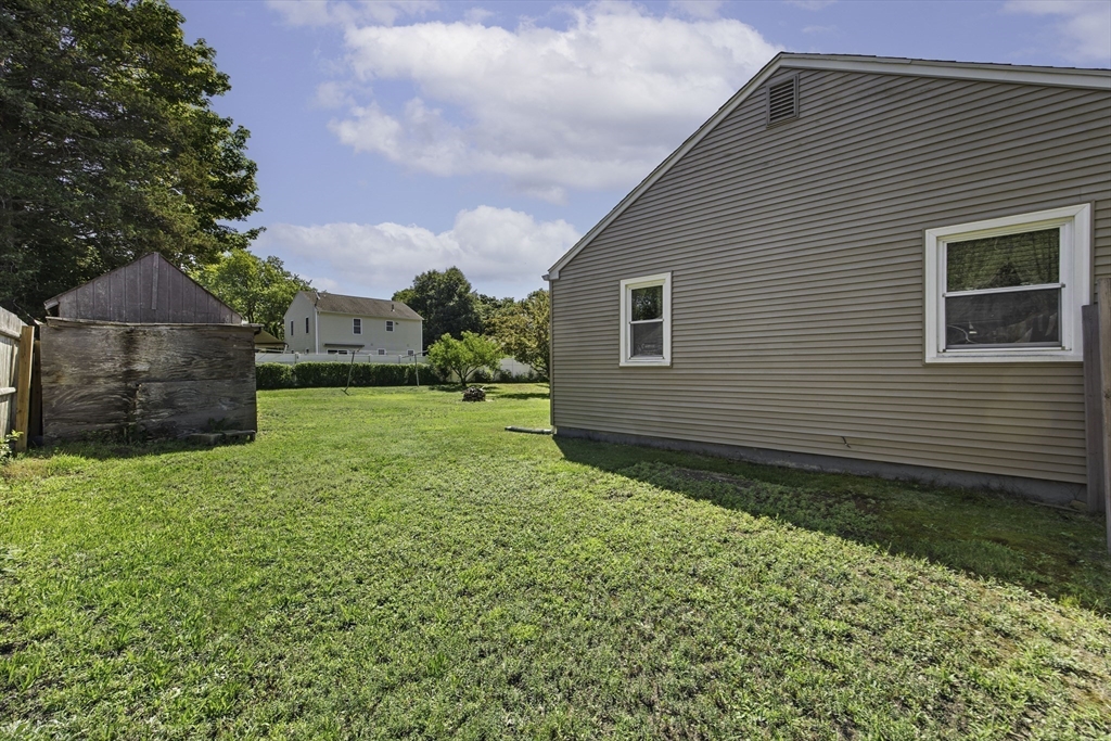 133 Denwall Drive Springfield, MA 01119 - Photo 17 of 27 Gallery Image 17