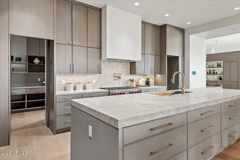 $10,295,000 | 9790 North 56th Street, Paradise Valley, AZ 85253