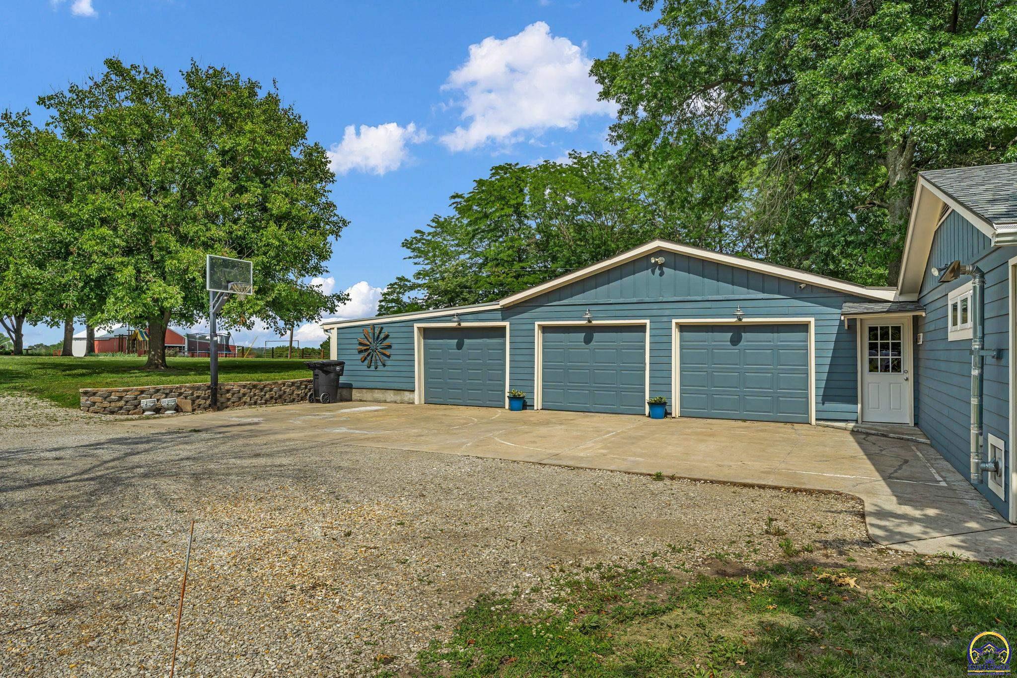 4832 Northeast Kincaid Road Topeka, KS 66617 - Photo 3 of 63