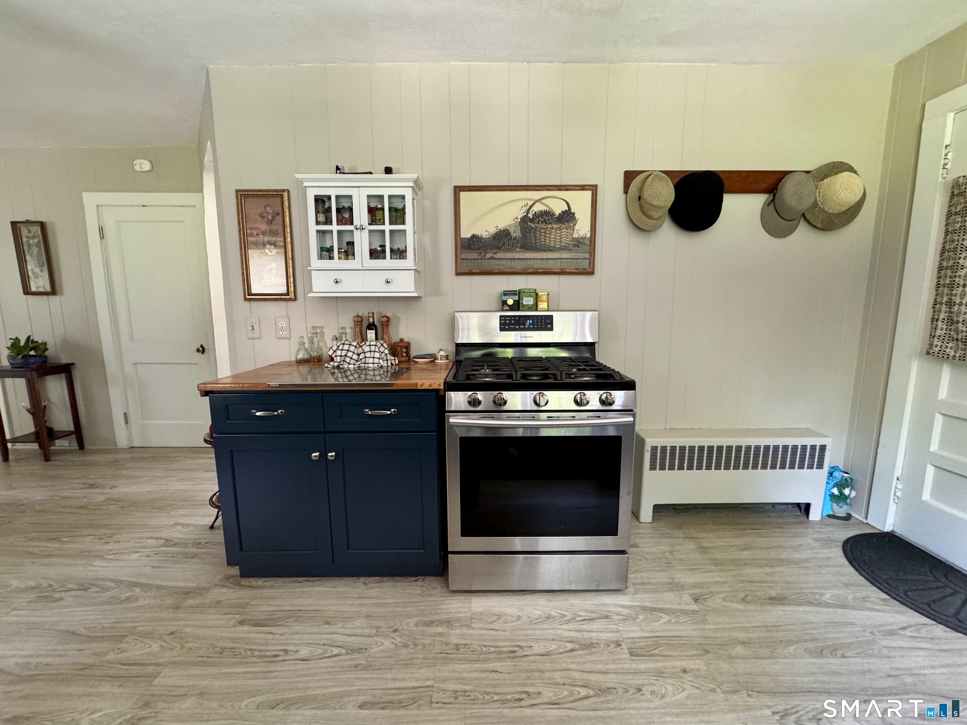 113 Hawkins Street Killingly, CT 06239 - Photo 5 of 31