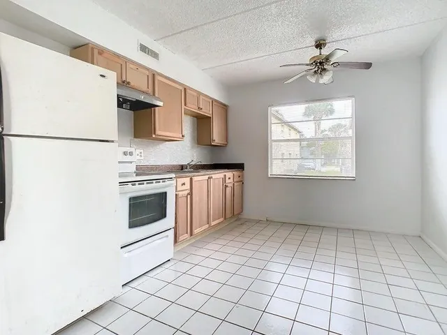 $1,350 | 694 Michigan Court, Unit 3, St. Cloud, FL 34769