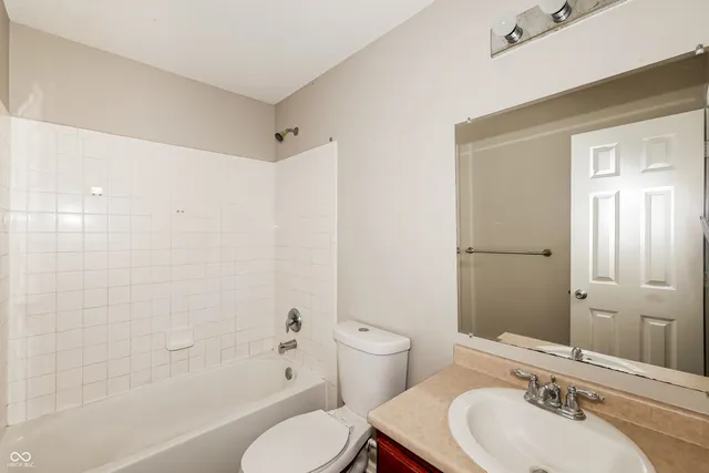 $2,095 | 673 Indigo Court, Greenfield, IN 46140